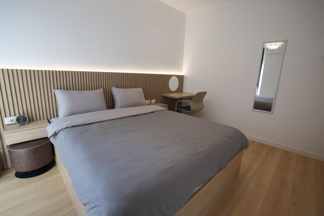 Apollo Apartment By Holistay Tirana Bagian luar foto