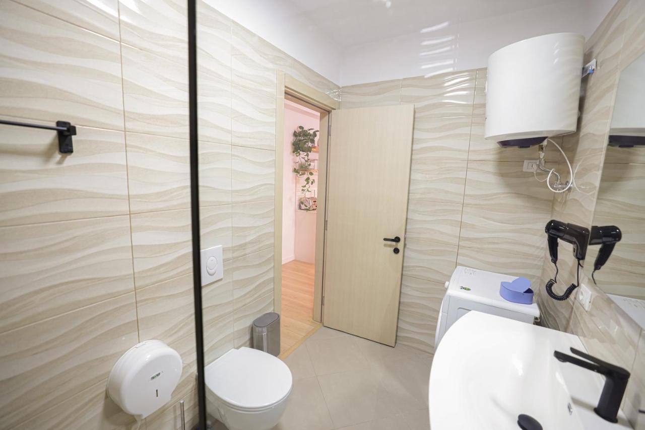 Apollo Apartment By Holistay Tirana Bagian luar foto